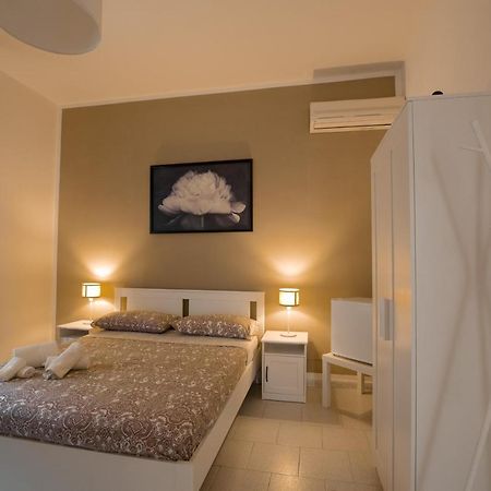 Living Salerno B&B מראה חיצוני תמונה